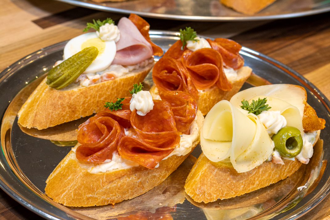 Chef-Tomas-Slepicka-mini-sandwiches.jpg