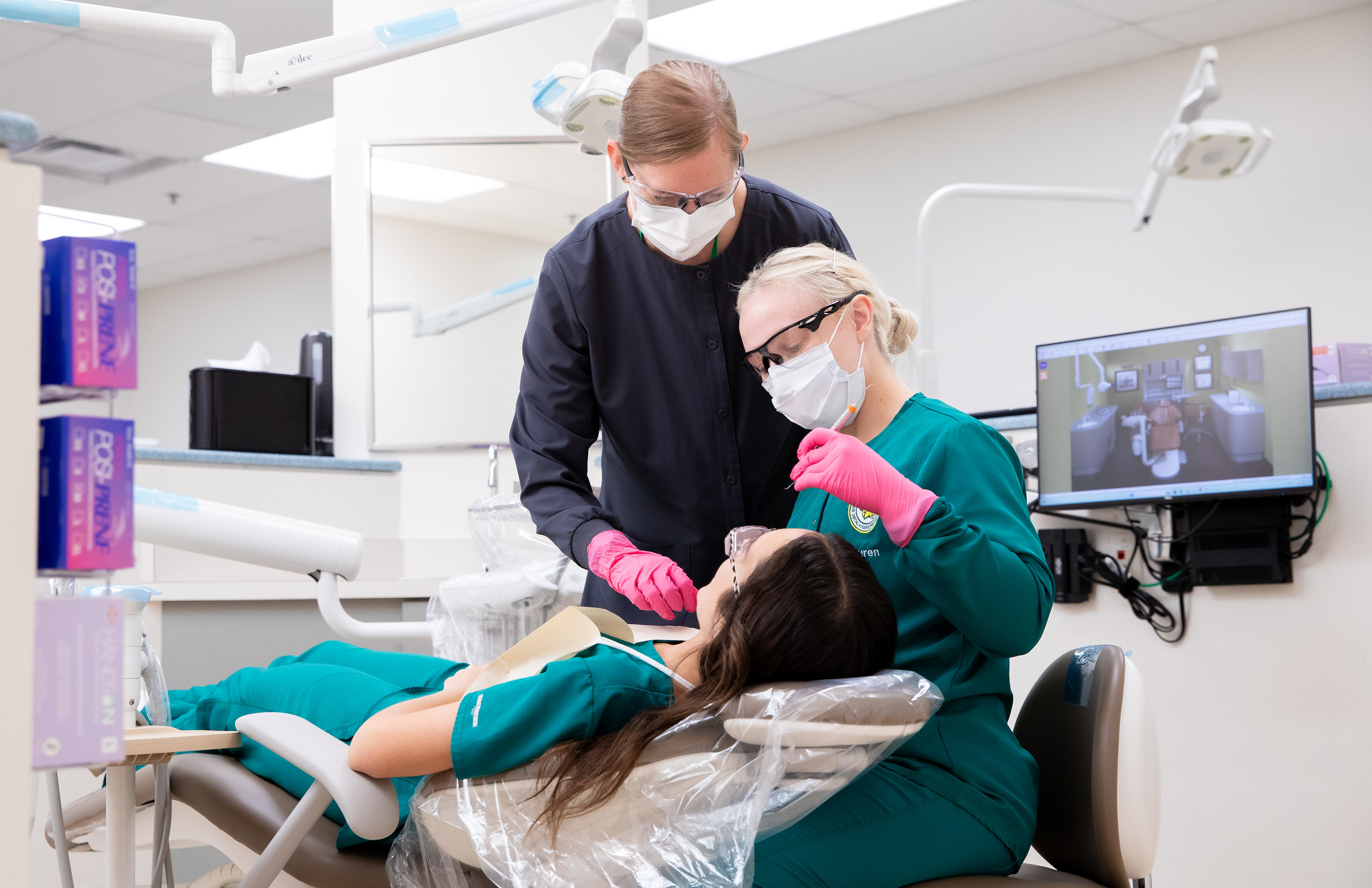 dental hygiene student 