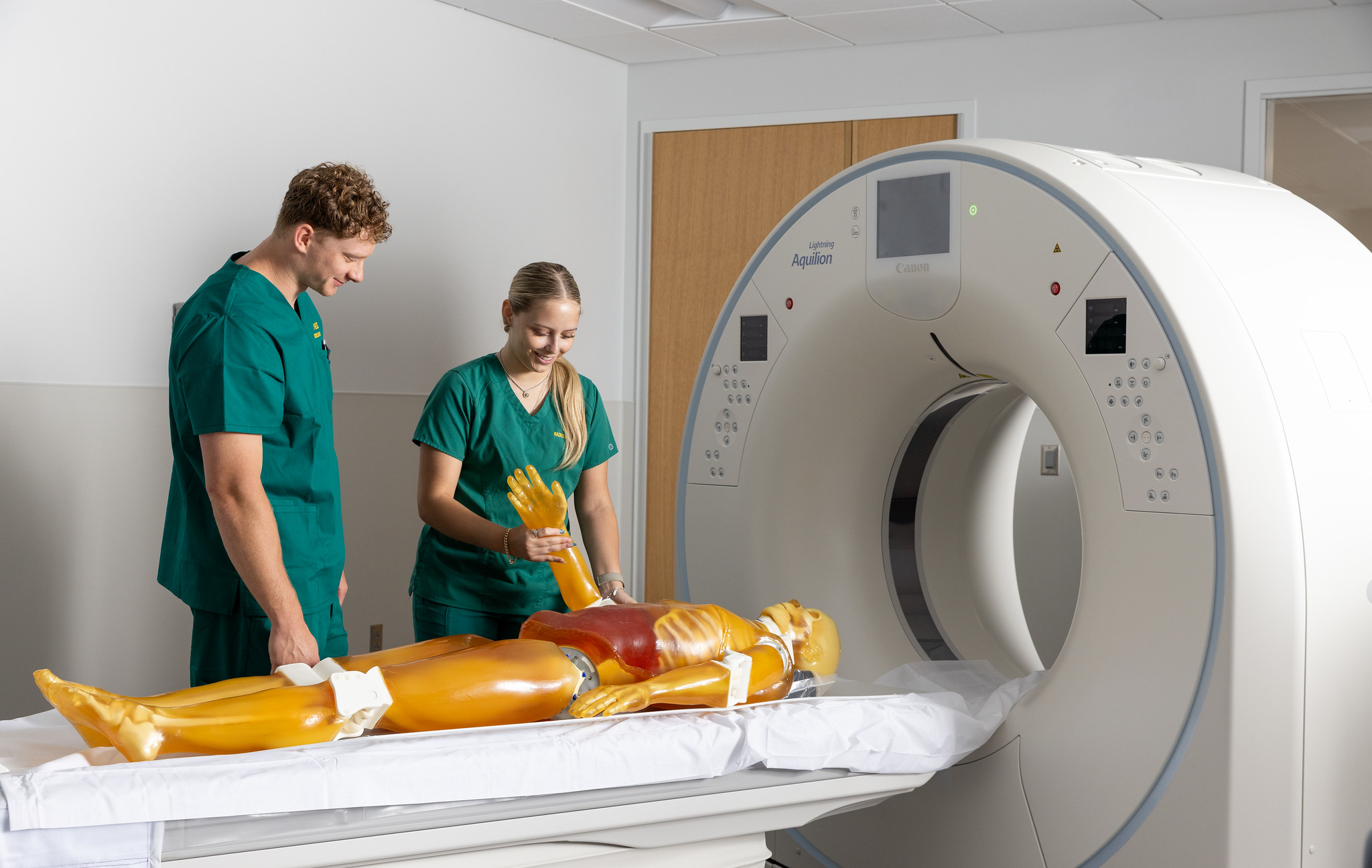 students using tomography equipment