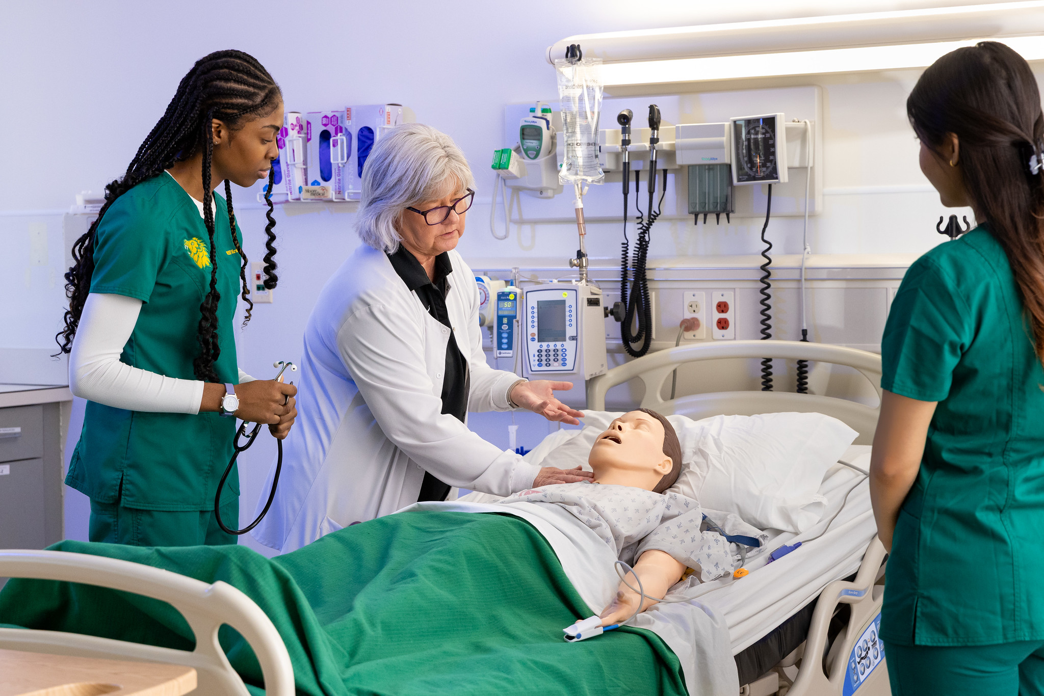 MSSU nursing faculty and students 