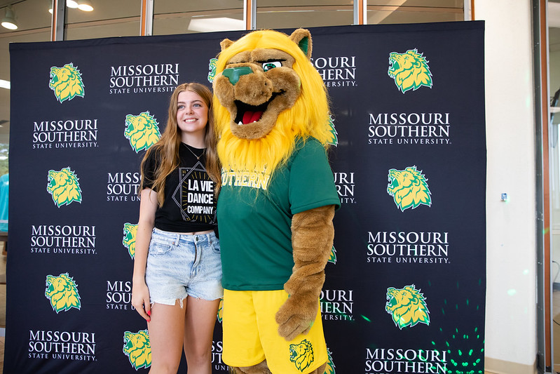 Lion Pride Visit Days